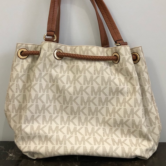 Michael Kors bag - Picture 2 of 3